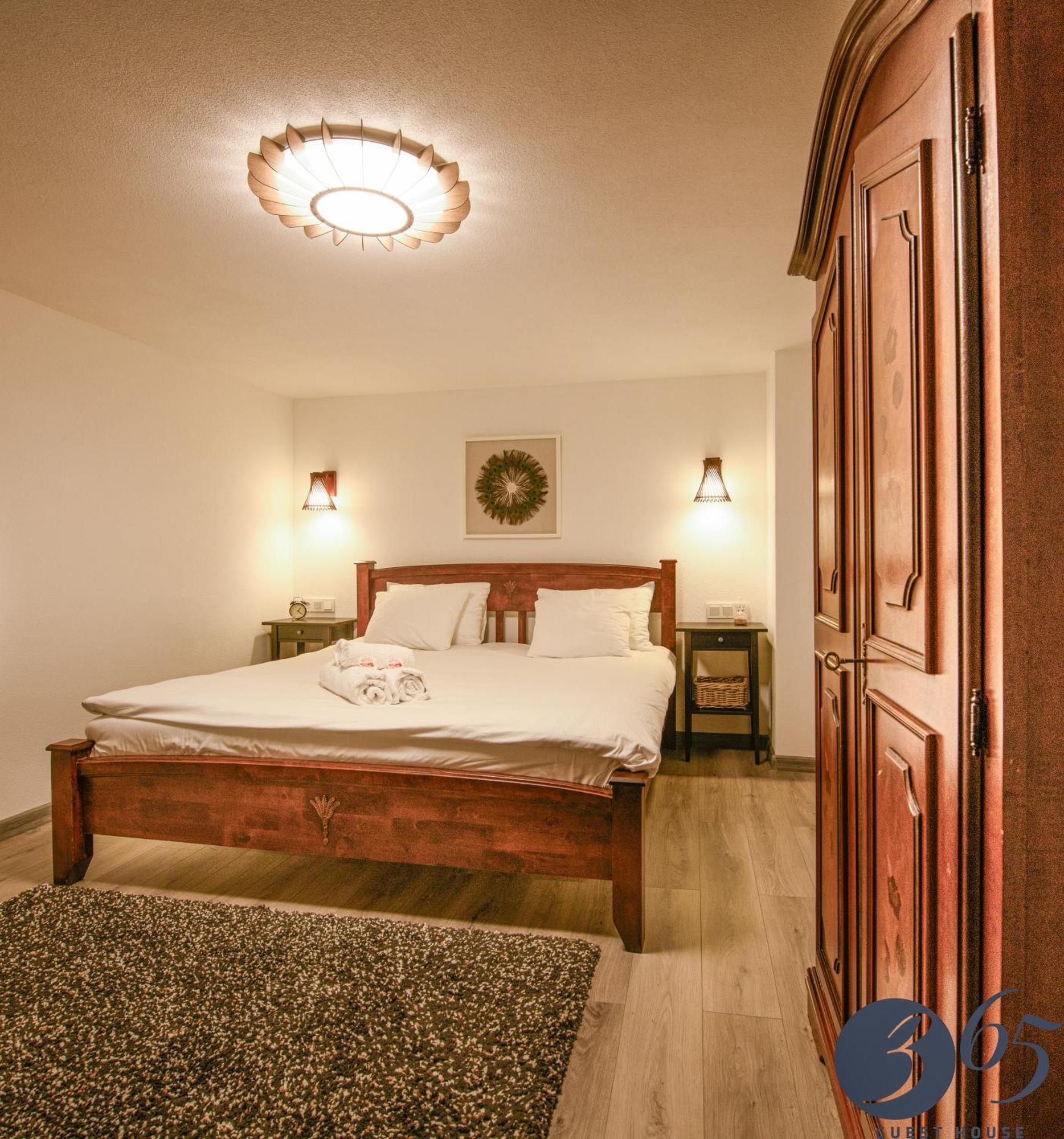 365 Guest House Vajdahunyad Kültér fotó